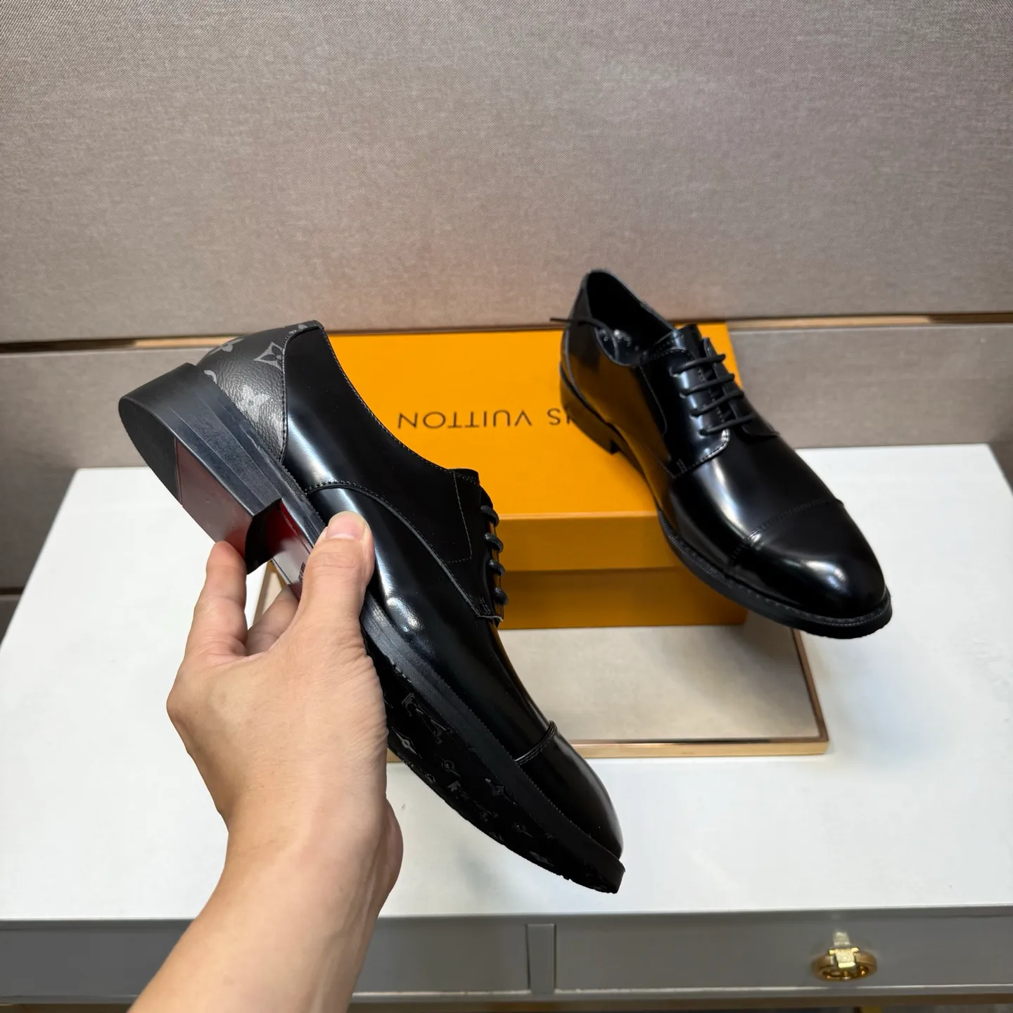 Men's men's shoes 💰pp500 [LV～] Men's casual formal leather shoes 2025z cabinet sales simultaneously 🔶Size: 38-44 #️⃣ 🔷2 colors🔜The upper is made of cowhide stitching ➕Cowhide lining, comfortable and breathable, sole: original comfortable and wear-resistant outsole, ⚠️real thing📱photographed🎬real thing is better📢📢📢
